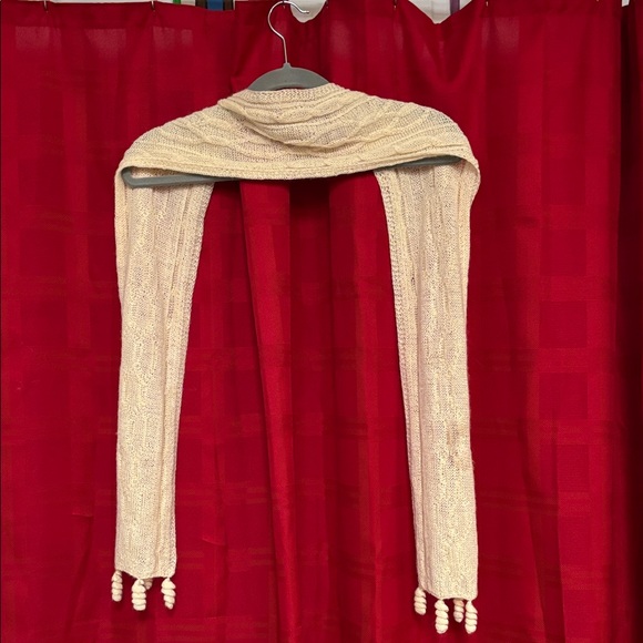 Chic Cream Cable Knit Women's Scarf - Picture 4 of 8